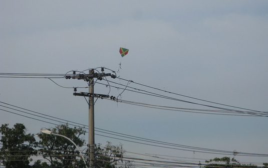 Copel orienta sobre os perigos de soltar pipa perto da rede elétrica