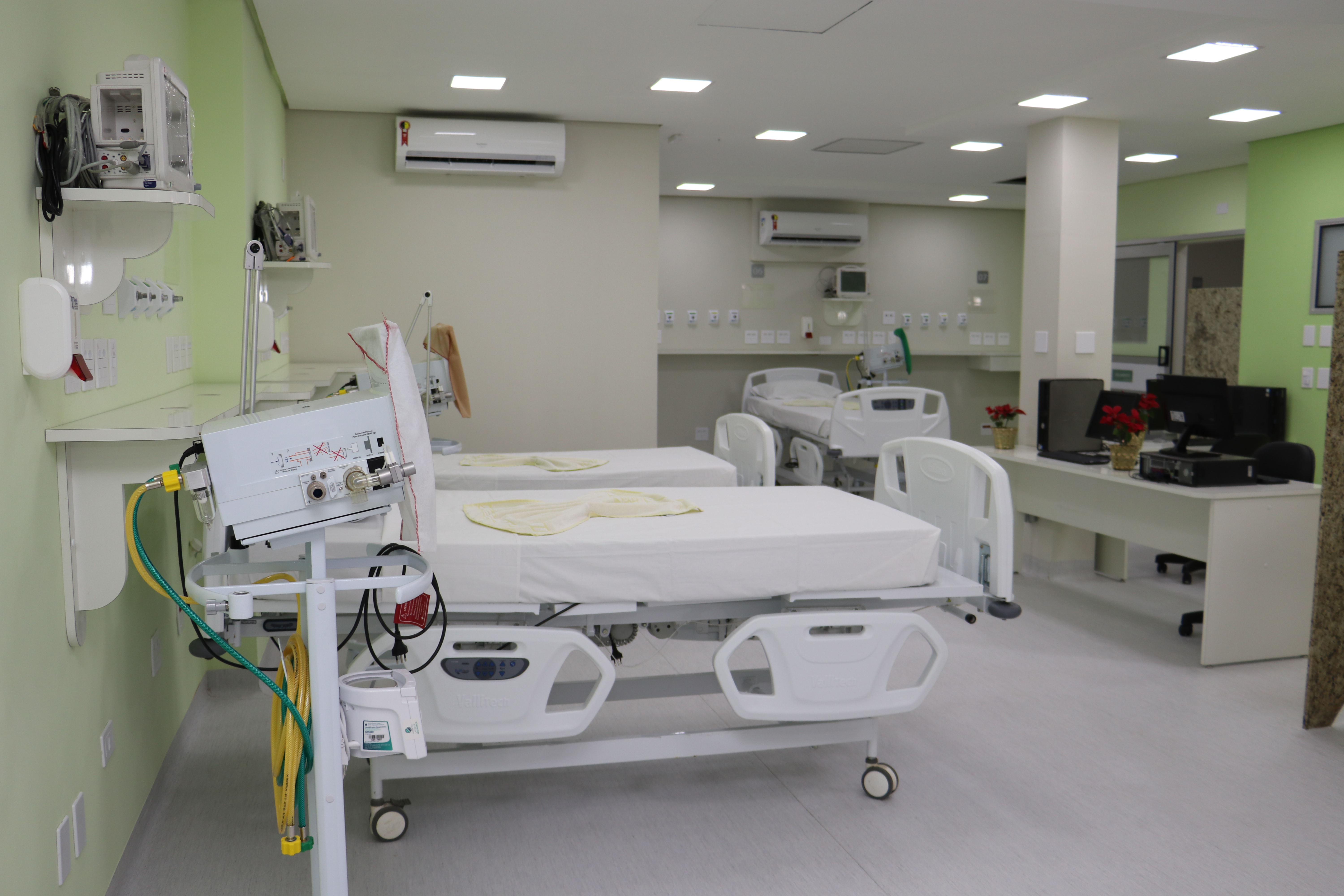 Santa Casa de Curitiba é supervisionada por equipe do Hospital