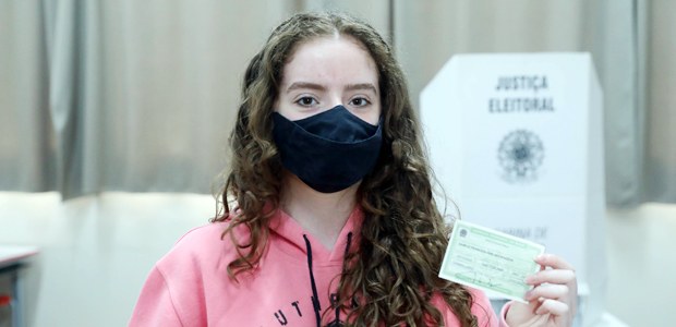 Jovens de 15 anos já podem tirar o título de eleitor para votar em 2024 ...